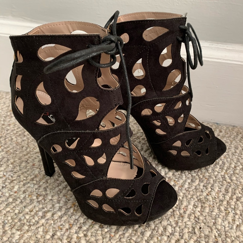 DBDK FASHION Black faux suede heels NWB 6.5